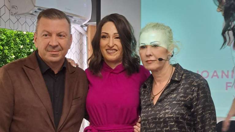 Ιωάννα Παλιοσπύρου: Στο σημείο της επίθεσης με βιτριόλι ανακοίνωσε την ίδρυση του "Ioanna Paliospirou Foundation"