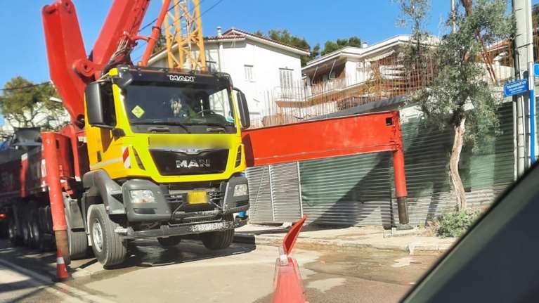 Κηφισιά: Επιτήδειοι εργολάβοι συνεχίζουν να χτίζουν παρά το &quot;πάγωμα&quot; του ΝΟΚ από το ΣτΕ [εικόνες]