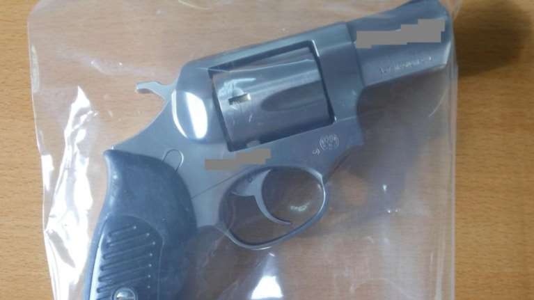 Σοκ στα Χανιά: Πυροβόλησε τη γυναίκα του και έκανε απόπειρα αυτοκτονίας - Χαροπαλεύουν κι οι δυο