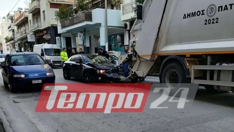 Πάτρα: Αυτοκίνητο "καρφώθηκε" σε απορριμματοφόρο - Στο νοσοκομείο υπάλληλος καθαριότητας