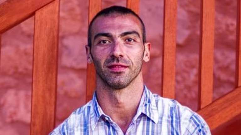 Γκάφα του Αλέξανδρου Νικολαΐδη (ΣΥΡΙΖΑ): Έκανε αναδημοσίευση από fake προφίλ του υπουργείου Ανάπτυξης