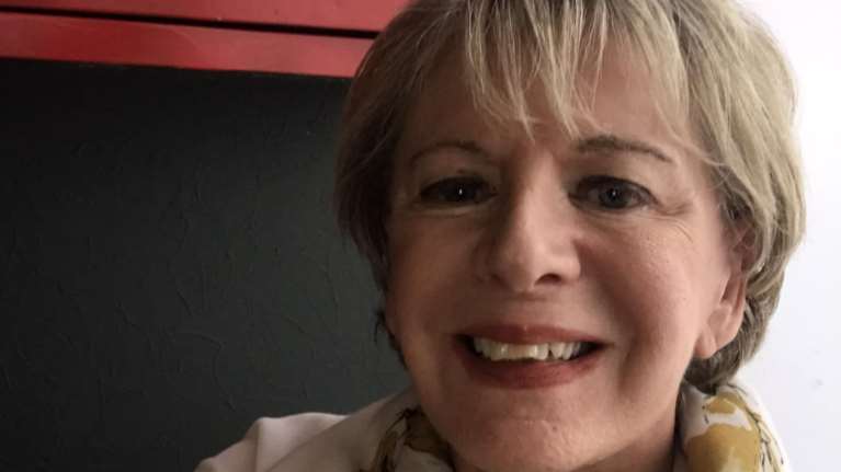 Έλενα Ακρίτα: Οι αναρτήσεις με νόημα μέσα από την ΚΕ του ΣΥΡΙΖΑ - "Κάνουμε ότι χαμογελάμε..."