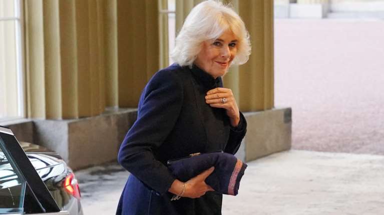 Εξαντλημένη η βασίλισσα Καμίλα μετά την πνευμονία: Έχασε μεγάλο μέρος της υποδοχής του Εμίρη του Κατάρ [εικόνες]