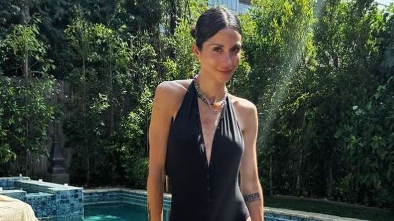 To six pack της Σοφίας Καρβέλα: Η ολόσωμη φωτογραφία με μπικίνι