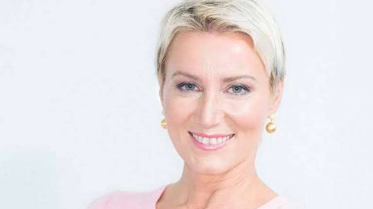 Νατάσα Παζαΐτη: &quot;Η γυναίκα που θαυμάζω για τη δύναμη της, για το ανάστημα που ύψωσε, για τη φωνή της&quot;