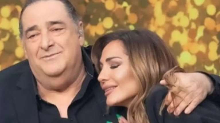 Δέσποινα Βανδή: &quot;Ο Βασίλης Καρράς μας περίμενε στα γενέθλιά του, ήταν στο νοσοκομείο&quot;