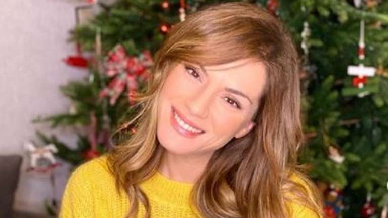 Βάσω Λασκαράκη: Στόλισε το υπέροχο, πανύψηλο χριστουγεννιάτικο δέντρο της [εικόνα]