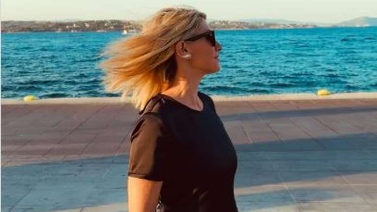 Σία Κοσιώνη: Απόδραση στις Σπέτσες - Οι φωτογραφίες που πόσταρε από το ταξίδι της