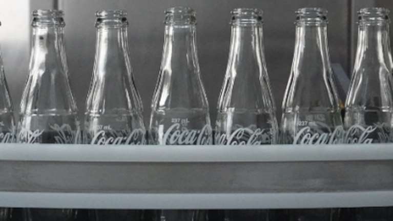 Μαζική ανάκληση προϊόντων της Coca-Cola στην Ευρώπη λόγω υπερβολικής περιεκτικότητας σε χλωρικό άλας