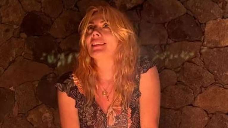 Σμαράγδα Καρύδη: Γενέθλια στην Αίγινα με φίλους -  Τα κεριά είναι πολλά και τ’ αγαπάω όλα, θα ήθελα άλλα τόσα