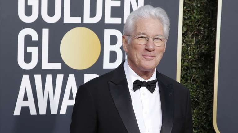 Νέο μωρό για τον 70χρονο Ρίτσαρντ Γκιρ: Απέκτησε στα κρυφά δεύτερο παιδί με την 37χρονη σύζυγό του