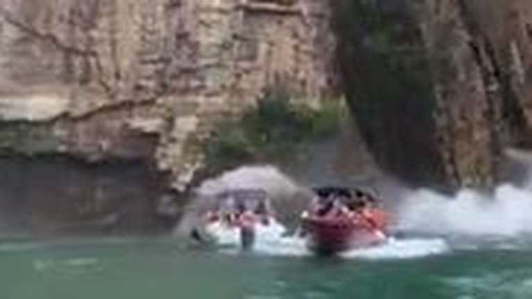 Τραγωδία στη Βραζιλία: Νεκροί και αγνοούμενοι από κατολίσθηση γιγαντιαίου βράχου σε φαράγγι - Επεσε σε σκάφη [Βίντεο]