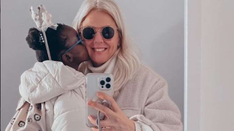 Η Χριστίνα Κοντοβά μιλά για την υιοθεσία της κόρης της - "Δεν θα έλεγα ότι είμαι..."