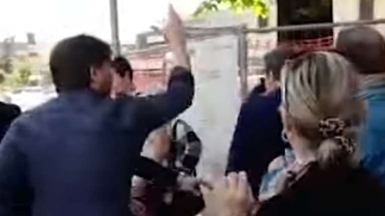 Ιταλία: Αντεμβολιαστής χαστούκισε τον πρώην πρωθυπουργό, Τζουζέπε Κόντε σε πολιτική εκδήλωση [βίντεο]