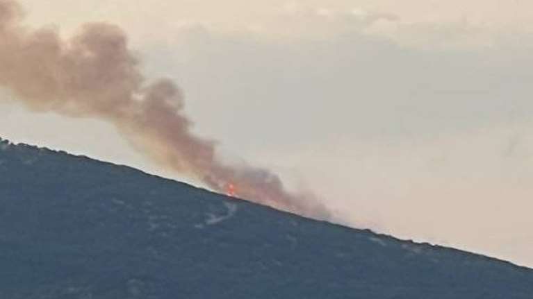 Καβάλα: Φωτιά ξέσπασε μεταξύ Ζαρκαδιάς και Μακρυχωρίου