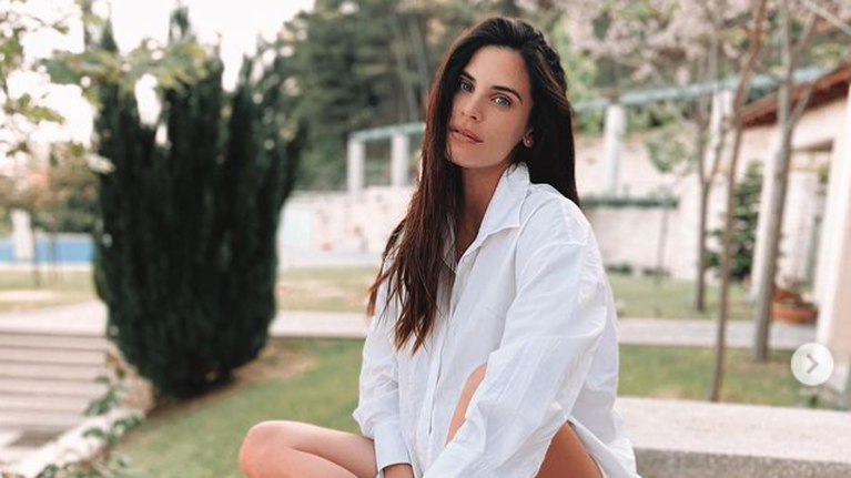 Χριστίνα Μπόμπα: Δείτε το απίθανο σπίτι μέσα στο βουνό - Ο τεράστιος κήπος και η πισίνα