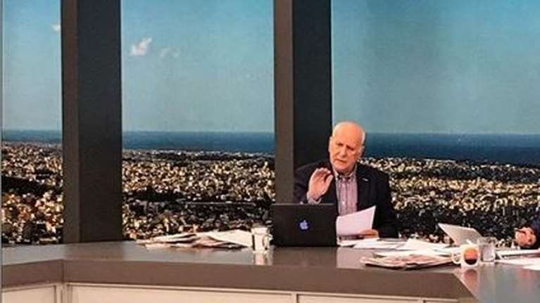 Γιώργος Παπαδάκης: Για πρώτη φορά είπε "Καλημέρα Ελλάδα" με βιντεοκλήση από το σπίτι του [Βίντεο]