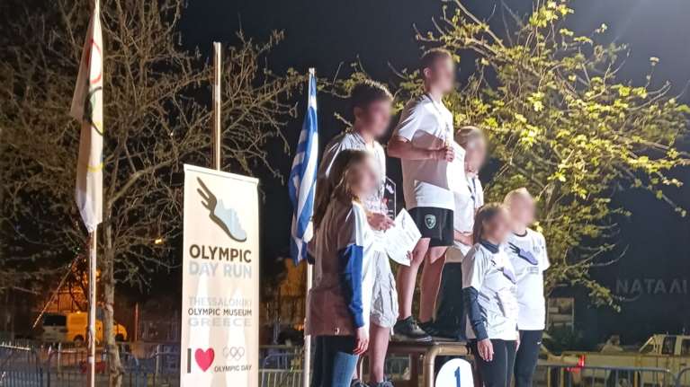 Θεσσαλονίκη: Τα δύο ασυνόδευτα προσφυγόπουλα που κατέκτησαν τη δεύτερη και την τρίτη θέση σε αγώνα δρόμου