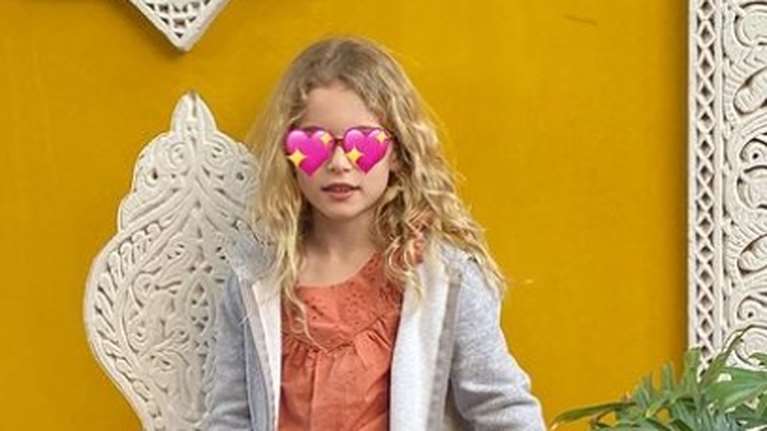 Πάρτι γενεθλίων στον κήπο για την κατάξανθη Μπιάνκα Κρασσά: Η διώροφη τούρτα με θέμα τη ζούγκλα