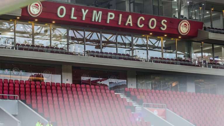 Σκληρή ανακοίνωση του Ολυμπιακού για τους Πολωνούς διαιτητές: &quot;Κακογραμμένη παράσταση της Συμμορίας που διοικεί την ΕΠΟ&quot;