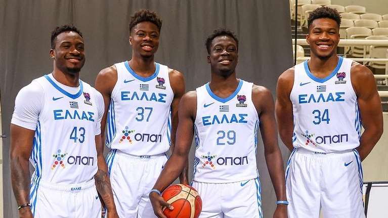 Αντετοκούνμπο: Τα μαζεύουν οι Νιγηριανοί μετά την κατακραυγή - &#39;&#39;Αγαπάμε τον Γιάννη&#39;&#39; λένε σε νέο ποστ [εικόνες, βίντεο]