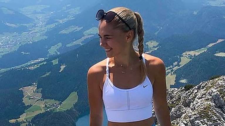 Τρομακτικός θάνατος: Εχασε τη ζωή της για μια selfie -  Έπεσε από 80 μέτρα ύψος μπροστά στα μάτια του συντρόφου της