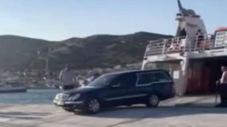 Τραγωδία στους Φούρνους: Στη Σάμο η σορός του 11χρονου για την ιατροδικαστική εξέταση