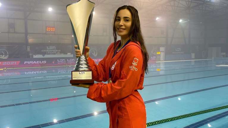 Νικόλ Ελευθεριάδου: Η σπουδαία πολίστρια μιλάει για το &quot;η κοπέλα του Βεζένκοφ&quot; - &quot;Δεν με τιμά, με μειώνει&quot; [Βίντεο]