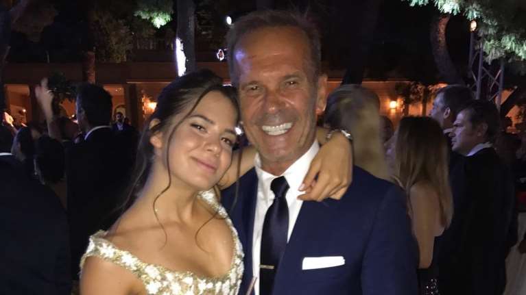 Αλεξάνδρα Κωστοπούλου - Πέτρος Κωστόπουλος: Η σπάνια κοινή εμφάνιση μπαμπά και κόρης στην Αθήνα