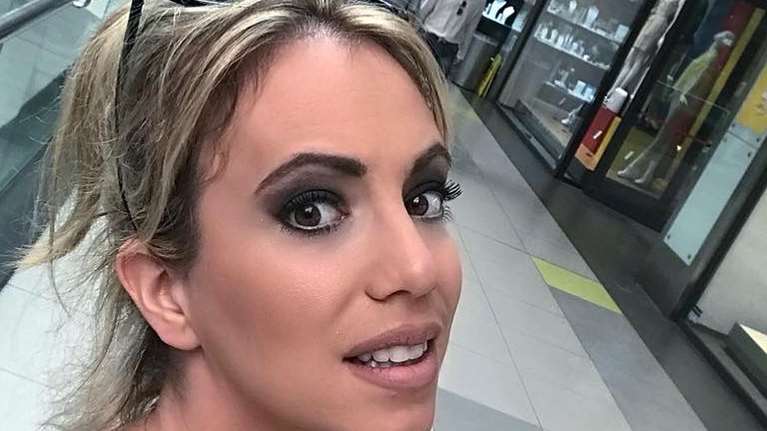 Ξεσπά η ηθοποιός Έλενα Αθανασοπούλου: &quot;Η ίδια η κοινωνία μου λέει γιατί τώρα ενώ φωνάζει βγείτε μιλήστε&quot;