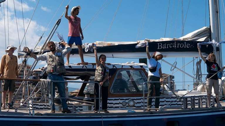Μπλόκο του Ισραήλ στο πλοίο με την Τούνμπεργκ και την ανθρωπιστική βοήθεια για τη Γάζα - Αγωνιώδη μηνύματα