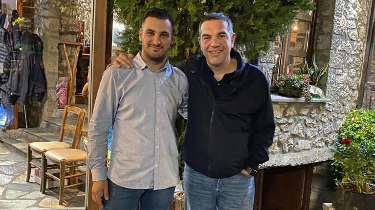 Σε χασαποταβέρνα στα Πράμαντα Ιωαννίνων ο Αλέξης Τσίπρας [Εικόνες]