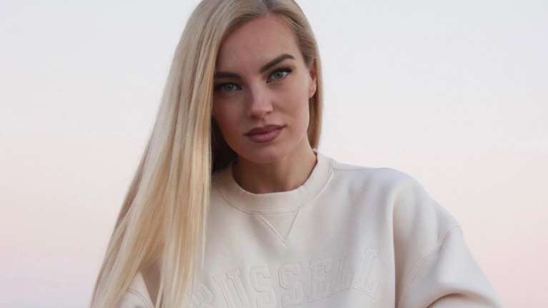 Έξαλλη η Τζούλια Νόβα για την καταστροφική πυρκαγιά: Έλεγα να μην ανεβάσω όσα ζήσαμε, αλλά νιώθω άπειρη οργή