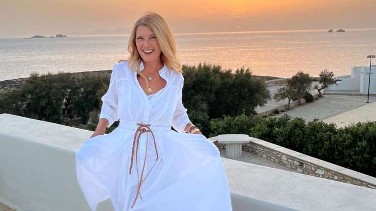 Σοφία Αλιμπέρτη: Σε ταβέρνα στην Αίγινα με τη μητέρα της - &quot;Όσο χρόνων και να είσαι όταν θα λες τη λέξη &quot;μαμά&quot;...&quot;