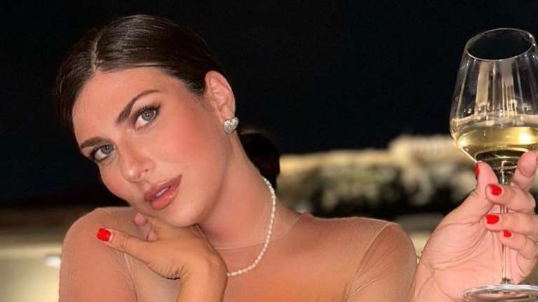 Πέθανε η γνωστή fashion blogger Λαβίνια Σταθάκη, μητέρα τριών παιδιών - Σοκ στο ελληνικό Instagram