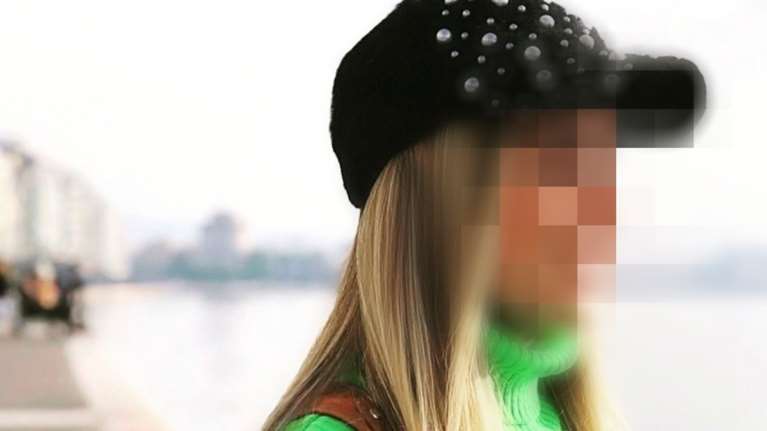 Επίθεση με βιτριόλι: Η 34χρονη "έδειξε" τη μαυροντυμένη γυναίκα - Τι σχέση έχει με το εργασιακό της περιβάλλον