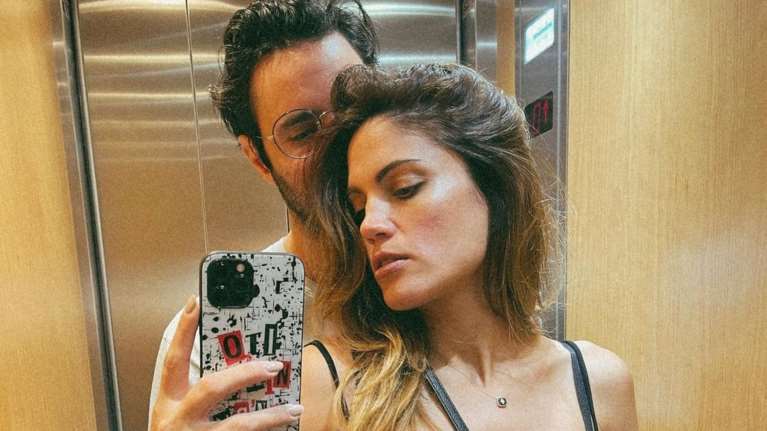 &quot;Η Μαίρη Συνατσάκη και ο Ίαν είναι ευτυχισμένοι, συγκινημένοι και αγκαλιά όλη την ώρα&quot; [βίντεο]