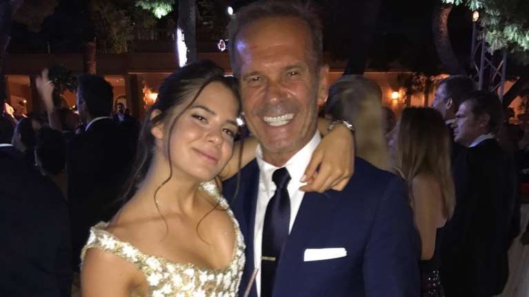 Η πρωινή γυμναστική της Αλεξάνδρας Κωστοπούλου: Ποζάρει με τον γυμναστή της