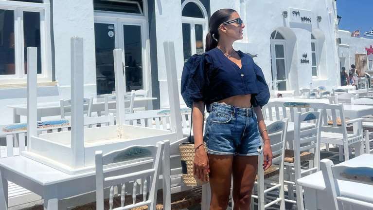 Σταματίνα Τσιμτσιλή: Θεϊκές φωτογραφίες με μαγιό και φόντο το ηλιοβασίλεμα της Πάρου