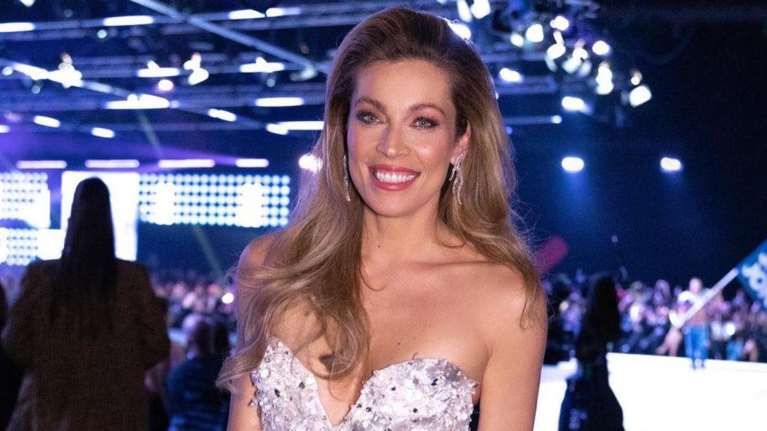 Μαριέττα Χρουσαλά: Πήγε σε πάρτι με φόρμα και σνίκερς μετά την υπερπαραγωγή της Αιγύπτου