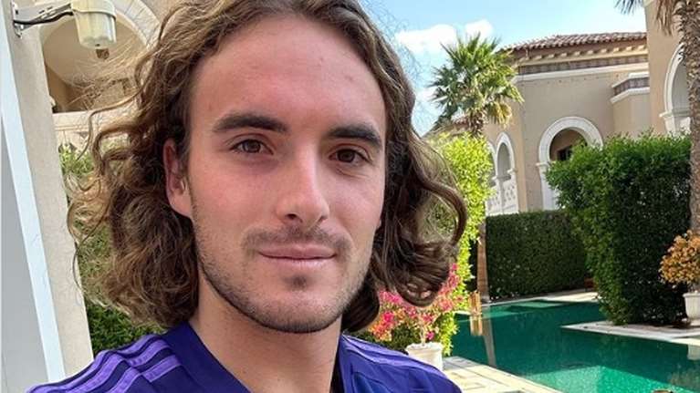 Μουντιάλ 2022: Οπαδός της Αργεντινής ο Τσιτσιπάς - Ποζάρει με φανέλα Μέσι και &quot;Vamos Argentina&quot;