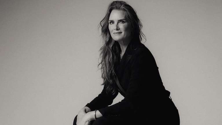 Μπρουκ Σιλντς: Από τη &quot;Γαλάζια Λίμνη&quot; στην εμμηνόπαυση - Ένα βιβλίο για τη δύναμη της μέσης ηλικίας