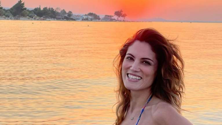 Η Μαίρη Συνατσάκη αποχαιρετά τον... πιο ωραίο Αύγουστο - Η γλυκιά φωτό με φουσκωμένη κοιλίτσα