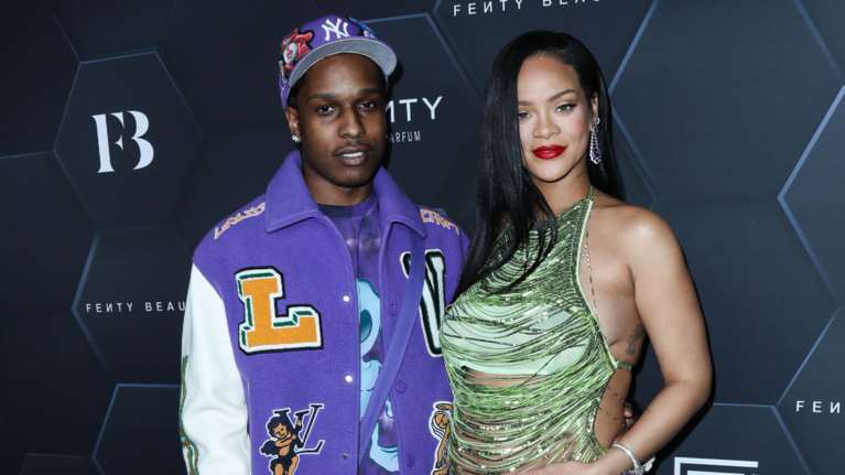 Λος Άντζελες: Συνελήφθη στο αεροδρόμιο ο σύντροφος της Ριάνα για πυροβολισμούς- Επέστρεφαν από διακοπές στα Μπαρμπέιντος