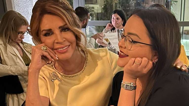 Μιμή & Μαριτίνα Ντενίση: Για βουτιές στην πισίνα του σπιτιού τους στον Θεολόγο