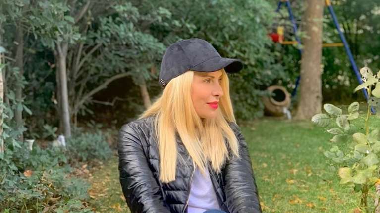 Ελένη Μενεγάκη: Η λάθος μετακίνηση 6 και τα αρνητικά σχόλια για το μακιγιάζ &amp; την έλλειψη μάσκας