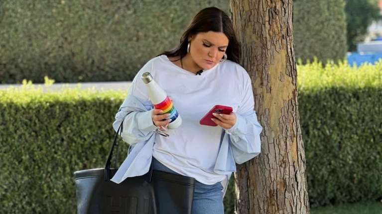 Ξέσπασε η Δανάη Μπάρκα για γκέι ζευγάρι: &quot;Σκοτώνουμε νέα παιδιά επειδή ερωτεύτηκαν&quot;