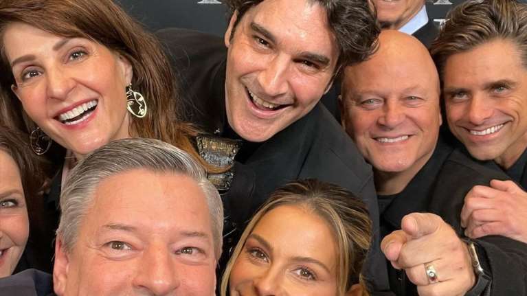 Το πολυτελές δείπνο του Παπακαλιάτη με τον Σαράντος του Netflix για το &quot;Maestro&quot; - Με Μενούνος και Βαρντάλος [εικόνες]