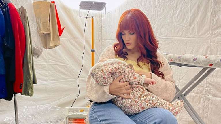 Συνατσάκη: Το παιδί μου είναι βιολογικά κορίτσι, θα αποφασίσει εκείνη το κοινωνικό της φύλο