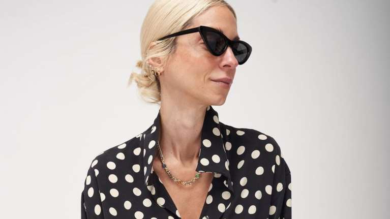 Η Σοφία Καρβέλα γυμνάζεται σκληρά και μας δείχνει τους κοιλιακούς της